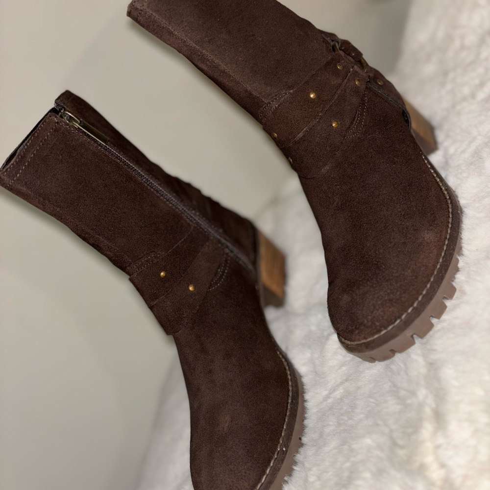 Brown Suede Women's Boots